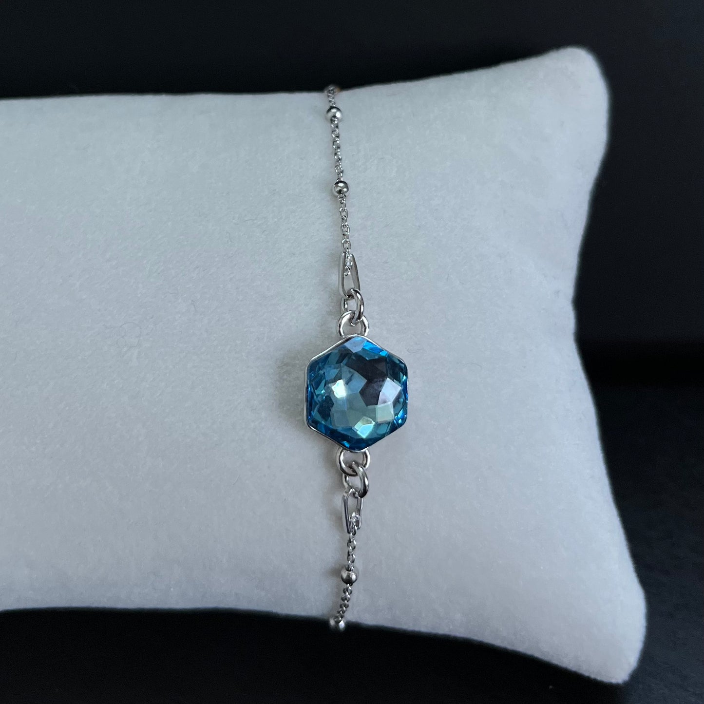 Bracelet  avec cristaux Swarovski, collection HONEY, bleu clair, argent rhodié
