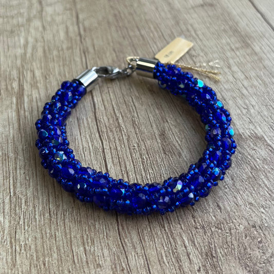 Spiral crochet bracelet with Miyuki beads, cobalt AB, 19 cm