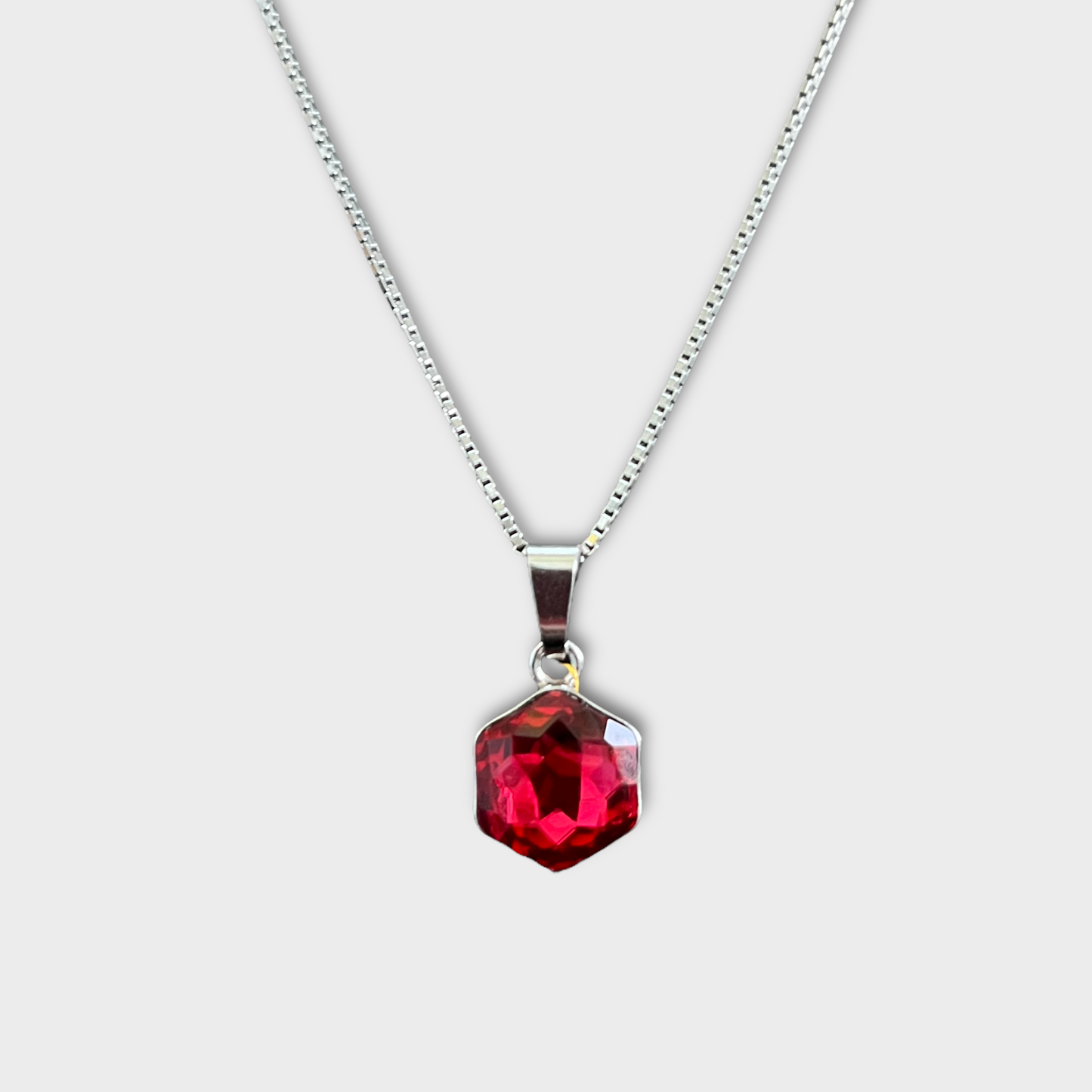 Collier avec cristaux Swarovski, collection HONEY, rouge clair, argent rhodié